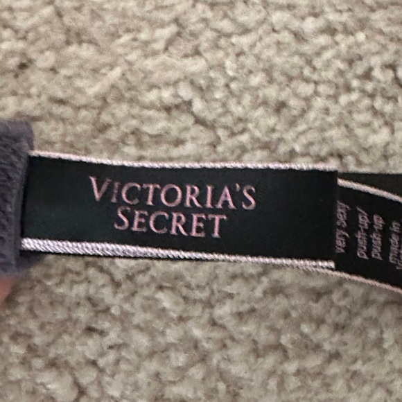 New Victoria's Secret Woman's Dream
Angels Lace Push Up Bra Brown, Sz 34C - Picture 5 of 12